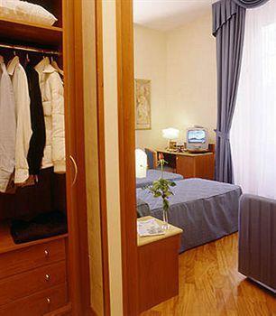 69 Manin Street 3* Roma